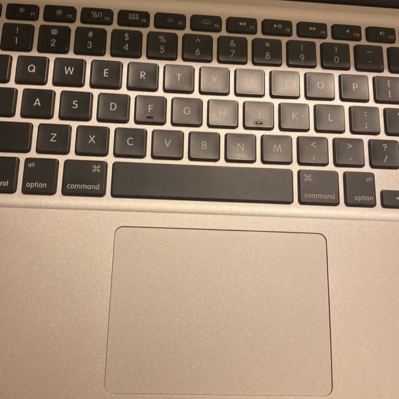 2012 MacBook Pro - Picture 3 of 4
